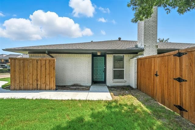 Building Photo - 2834 Townbluff Dr