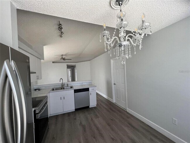 Building Photo - 1081 Vista Palma Way