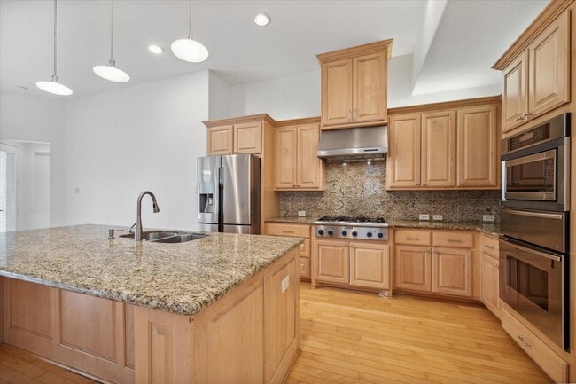 Building Photo - 95 N Mews Wood Ct