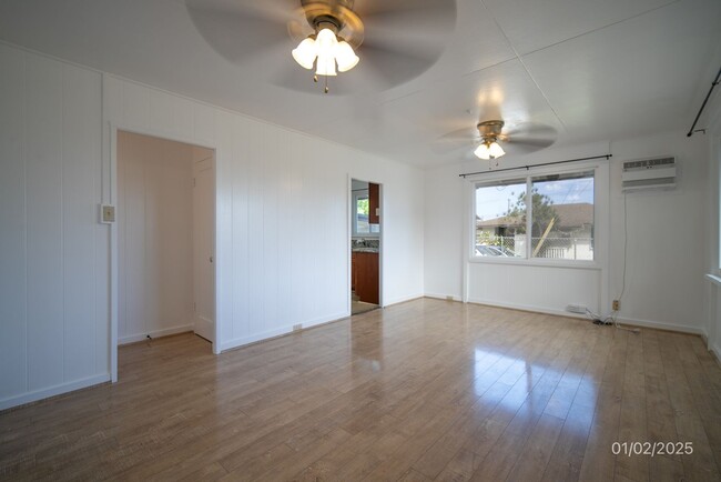 Building Photo - Charming Remodeled Duplex in Kaneohe - 2 B...