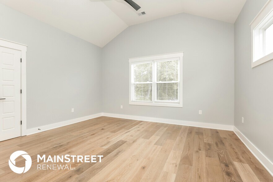 Building Photo - 1419 Preston Dr