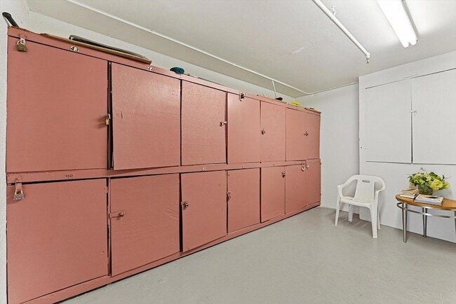 Building Photo - 71 Fanshaw B