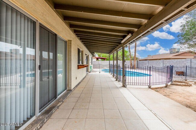 Building Photo - 4141 W Diana Ave