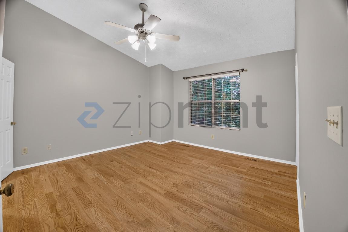 Building Photo - Unit N/A