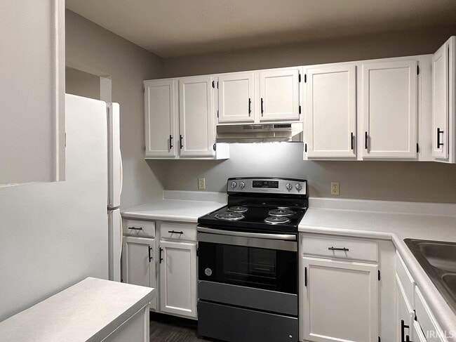 Building Photo - 3433 S Burks Ct