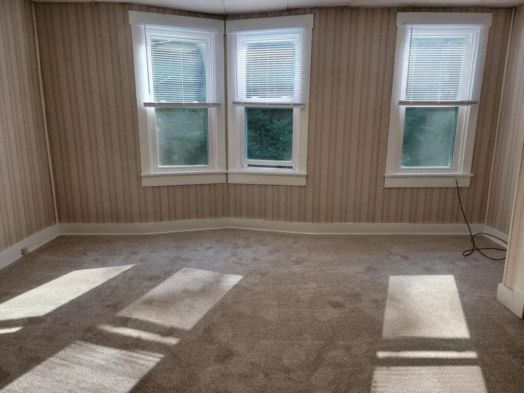 Building Photo - 390 N Clay Rd