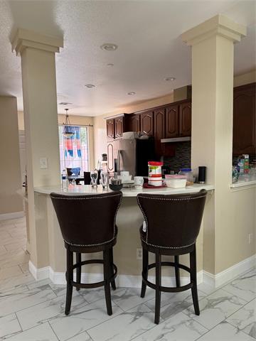 Building Photo - 556 Silver Maple Dr