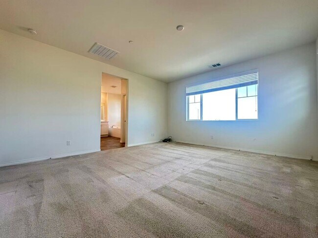 Building Photo - 4837 S Jordan Ave