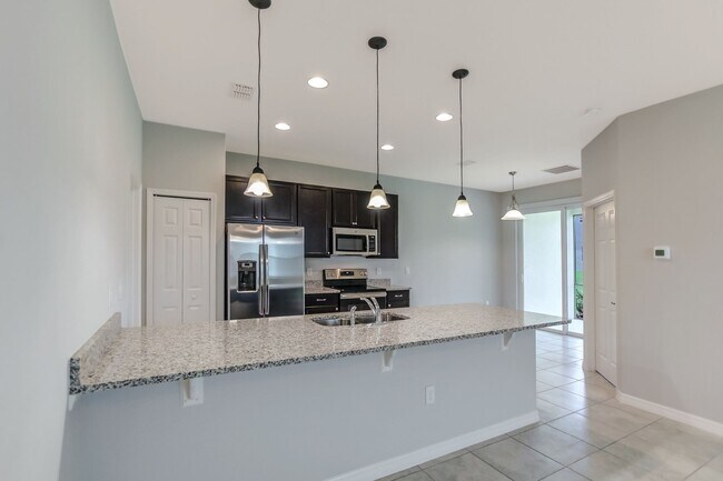 Building Photo - 3 Bedroom 2 Bath Villa in Oak Tree Pointe for RENT!