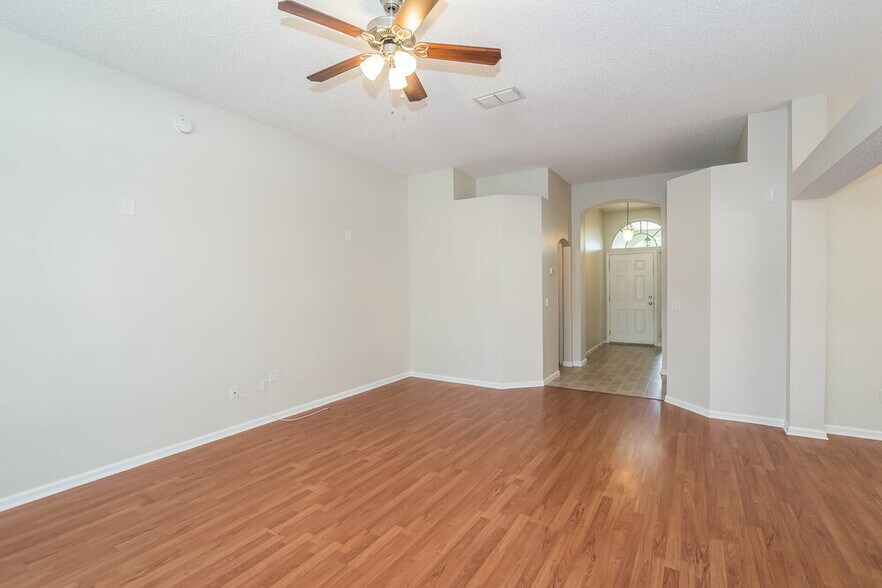 Building Photo - 8059 Carisbrook Ct
