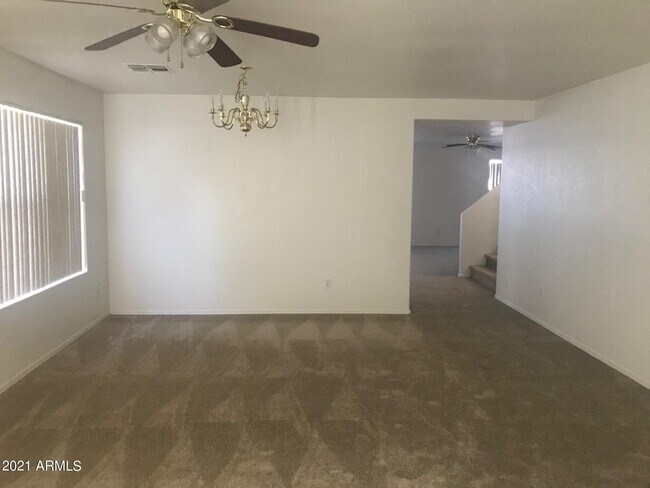 Building Photo - 1033 S San Vincente Ct