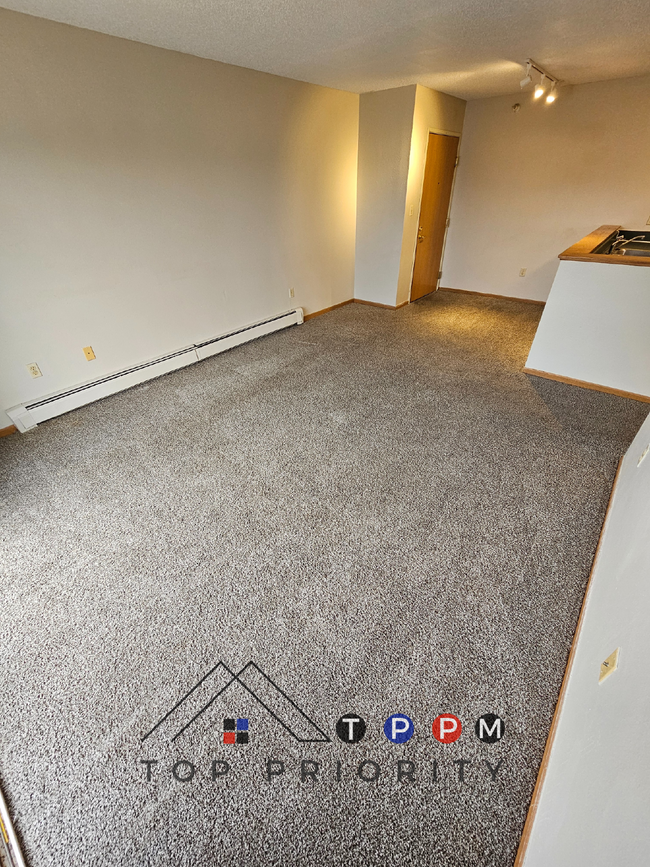 Building Photo - ** WINTER MOVE IN SPECIAL ** 2 Bedroom | 1...