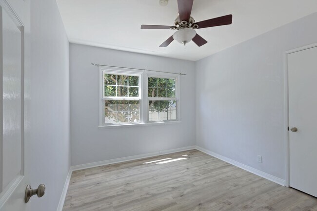 Building Photo - Beautiful 3-Bedroom Home with Pool in Tarzana!