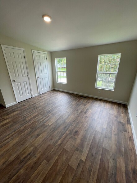 Building Photo - 1745 Bridgewater Dr