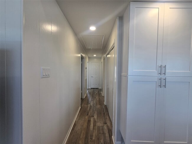 Building Photo - 211 Redfish Dr