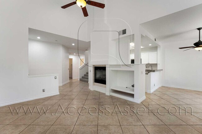 Building Photo - 3410 E Salisbury Cir