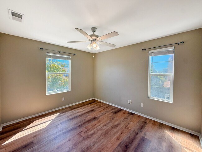 Building Photo - Spacious 4BR/2.5BA Home in Otay Ranch – Av...