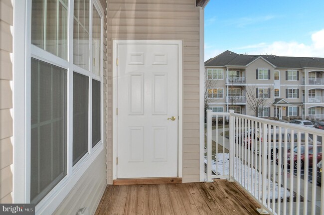 Building Photo - 921 Timberlake Dr