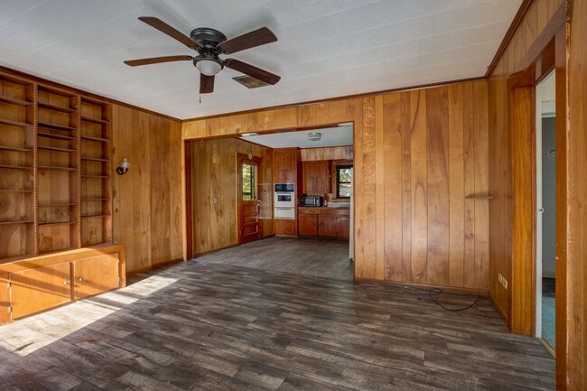 Building Photo - 714 Saint Jude Ave