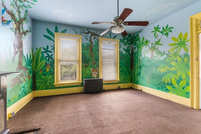 Building Photo - Huge Brick House in Victorian Village/Short North, Beautiful Woodwork 3 Car Garage and Swimming pool