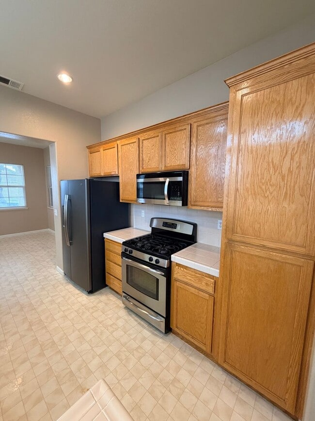 Building Photo - 1146 Oatgrass Way