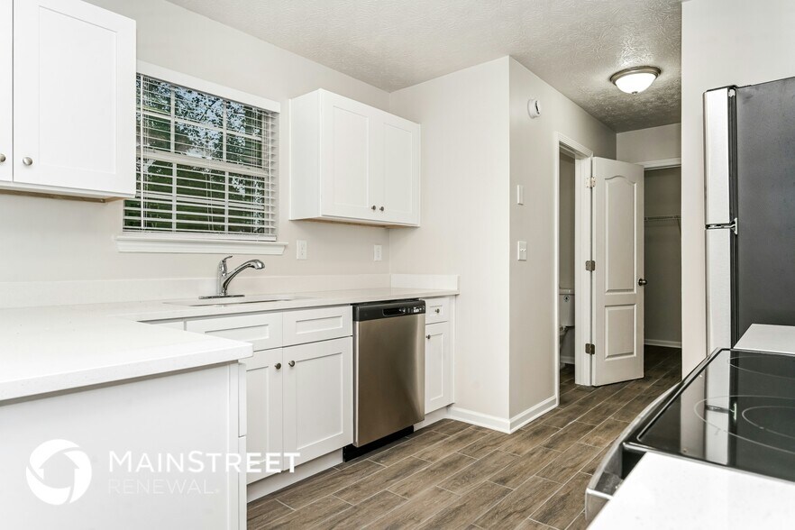 Building Photo - 4392 Chester Ln