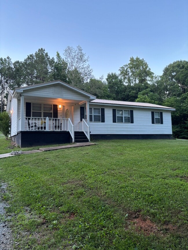 Building Photo - 279 Noles Dr