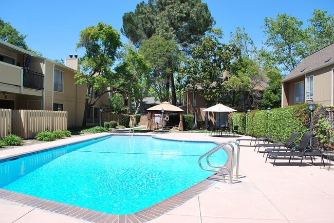 Building Photo - Updated, Bright, Spacious & Clean! Excellent Location at The Vintner in San Ramon