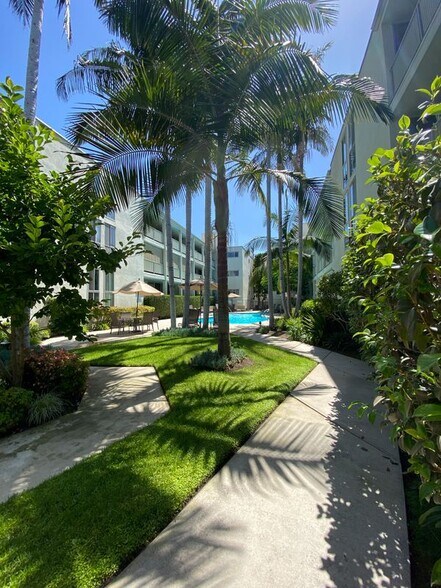 Building Photo - 848 Kings Rd