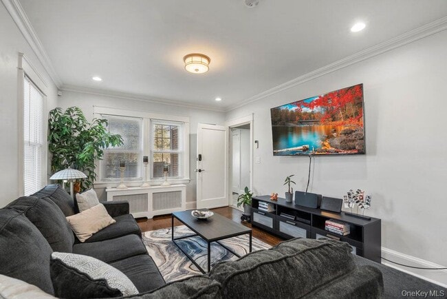 Building Photo - 9 George St