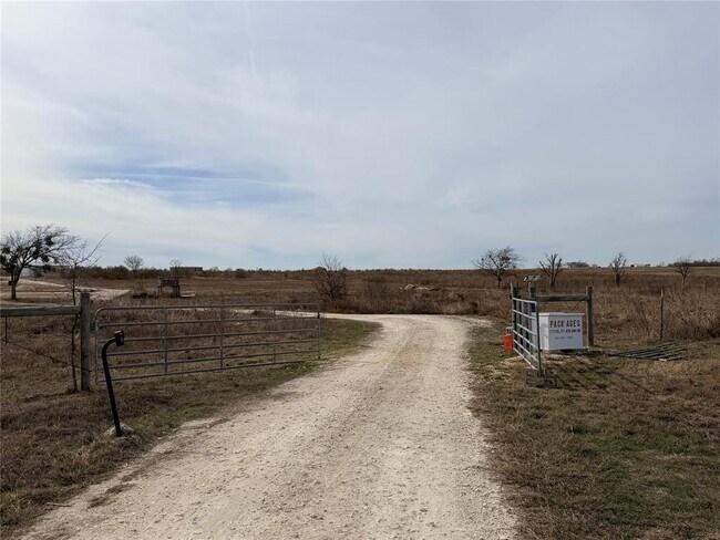 Building Photo - 17310 State Hwy 95