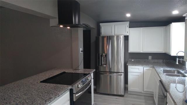 Building Photo - 7366 Meadowbrook Dr