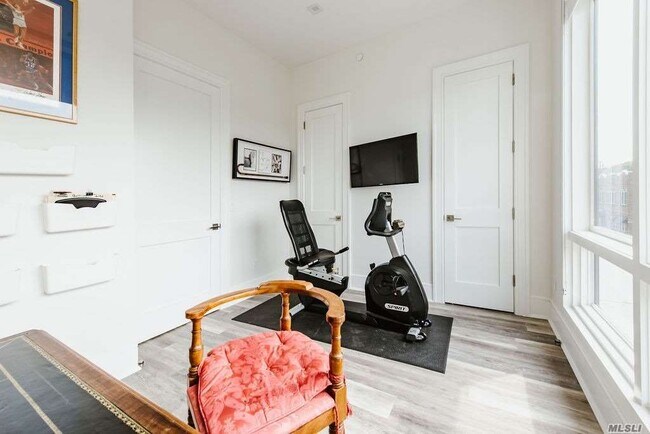 Building Photo - 30 Stewart Ave