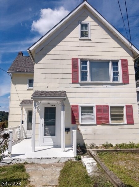 Primary Photo - 83 Allen St