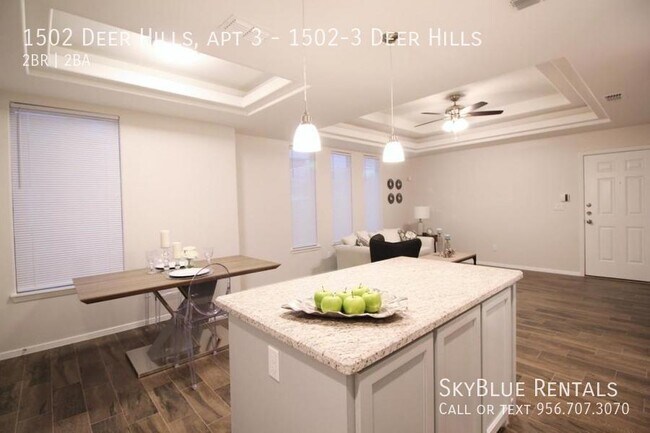 Building Photo - 1502 Deer Hls