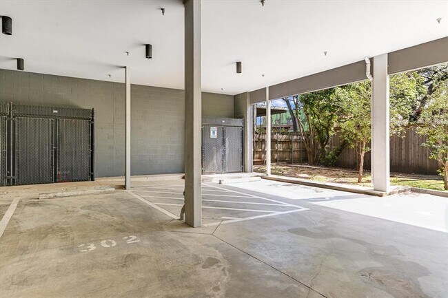 Building Photo - 1715 Enfield Rd