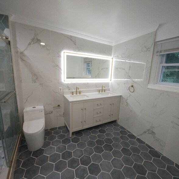 Primary Photo - 214 Hermitage St