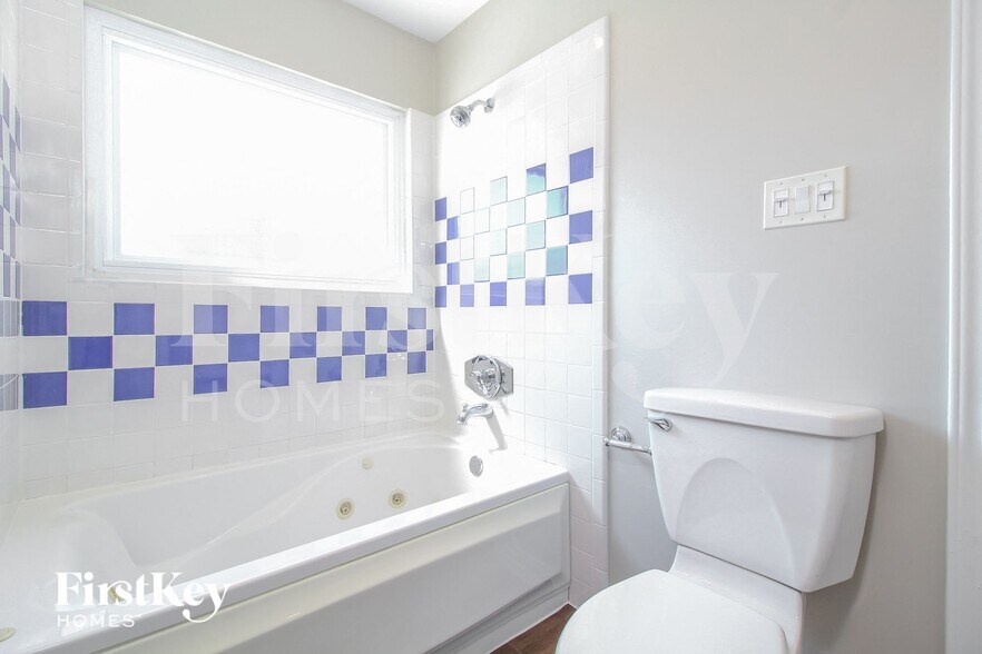 Building Photo - 1113 Wood Creek Cir