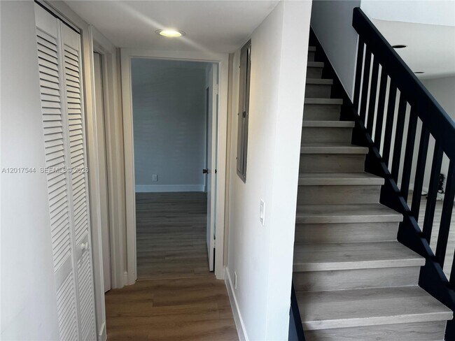 Building Photo - 6532 NW 170th Terrace