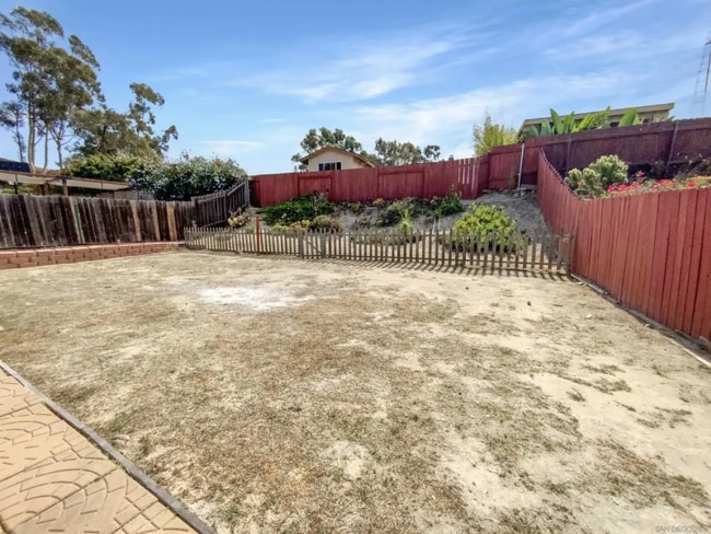 Building Photo - 5989 Chaumont Dr