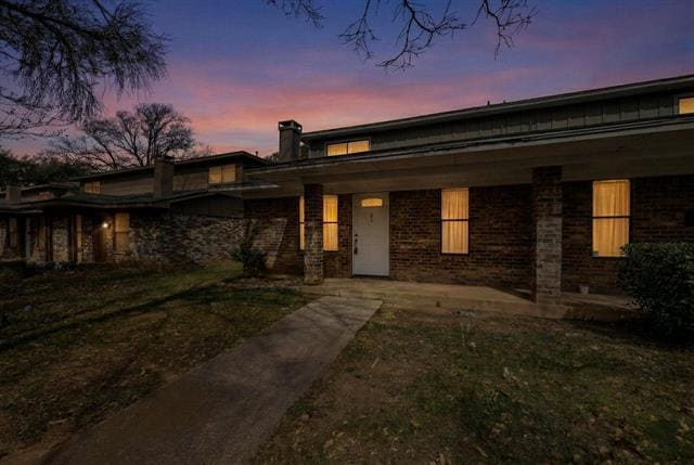 Building Photo - 913 W Rochelle Rd