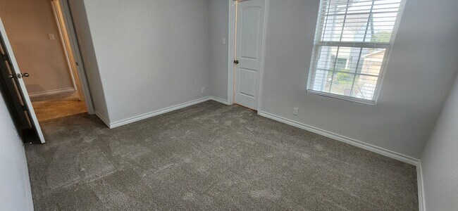 Building Photo - CYPRESS TRAILS OFF PRUE RD - 4-bedroom rental home!