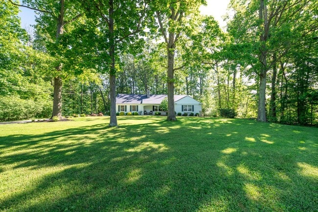 Building Photo - Fantastic and updated 4 bedroom home in Au...