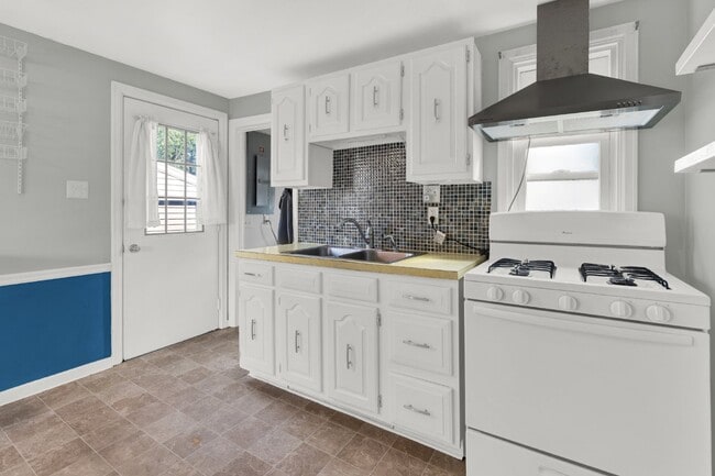 Building Photo - Welcome to this charming 1,005-square-foot home in Lancaster, PA!