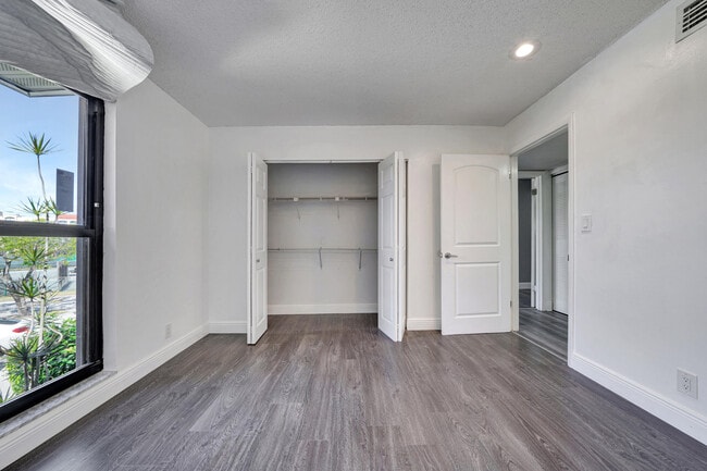 Building Photo - 516 Osprey Dr