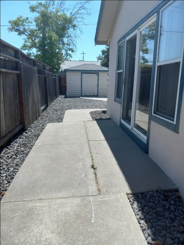 Building Photo - 360 Lovers Ln