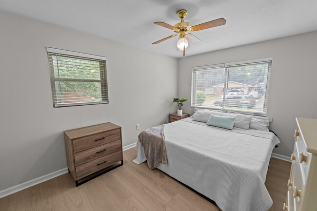 Building Photo - Charming 3-Bedroom Home on Savannah’s Southside with Covered Patio and Large Backyard