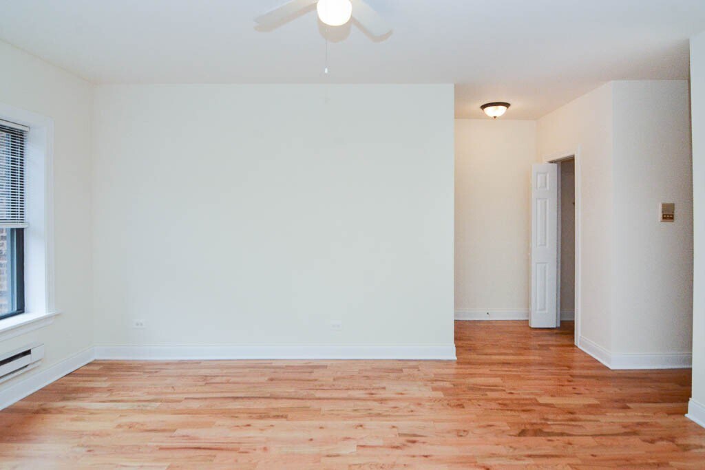 Building Photo - 629 W Cornelia Ave