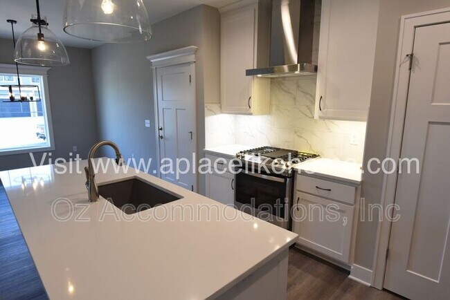 Building Photo - 15264 W 171st Ter