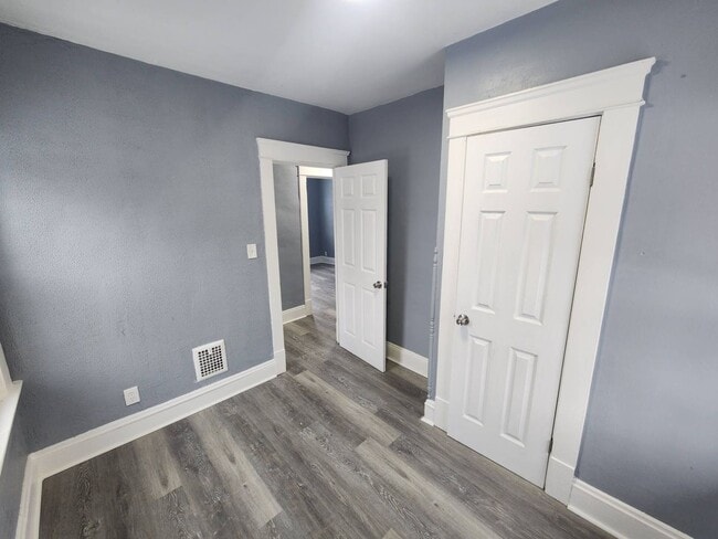 Building Photo - Charming 3-Bedroom Property in Prime Location